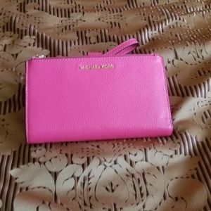 Michael Kors Double Pocket Zipped Leather Wristlet